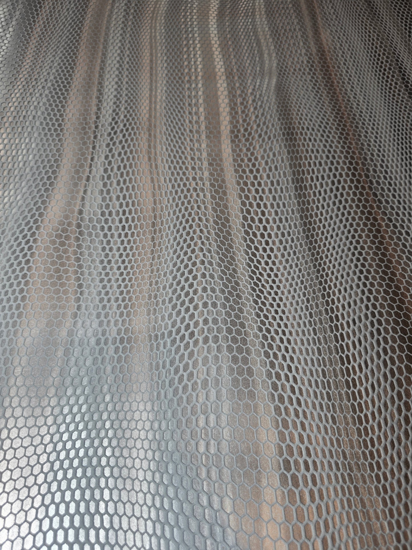 Metallic Silver Hexagon Textured Wallpaper (10386-10)