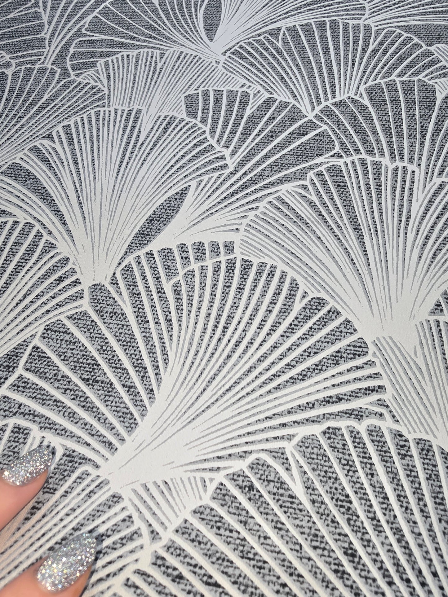 Ginkgo Grey & Silver Wallpaper ✨