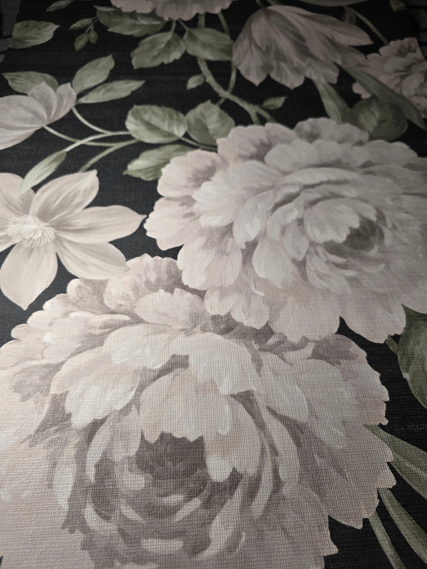 Fayre Floral Cream & Black Wallpaper – 194302