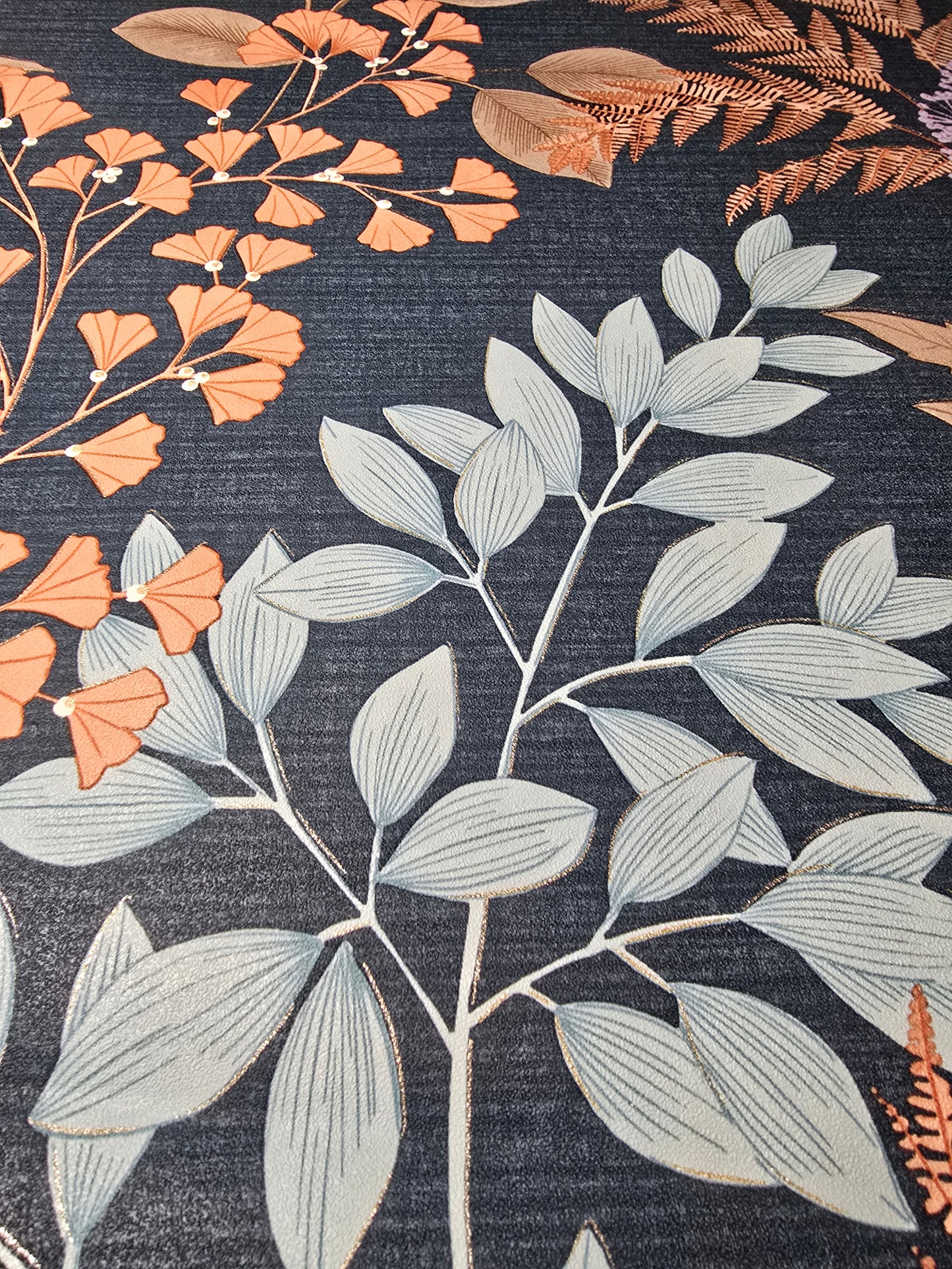 Slightly Imperfect Luxury Botanical Floral Wallpaper – Metallic Leaf & Flower Navy Feature Wall (104)