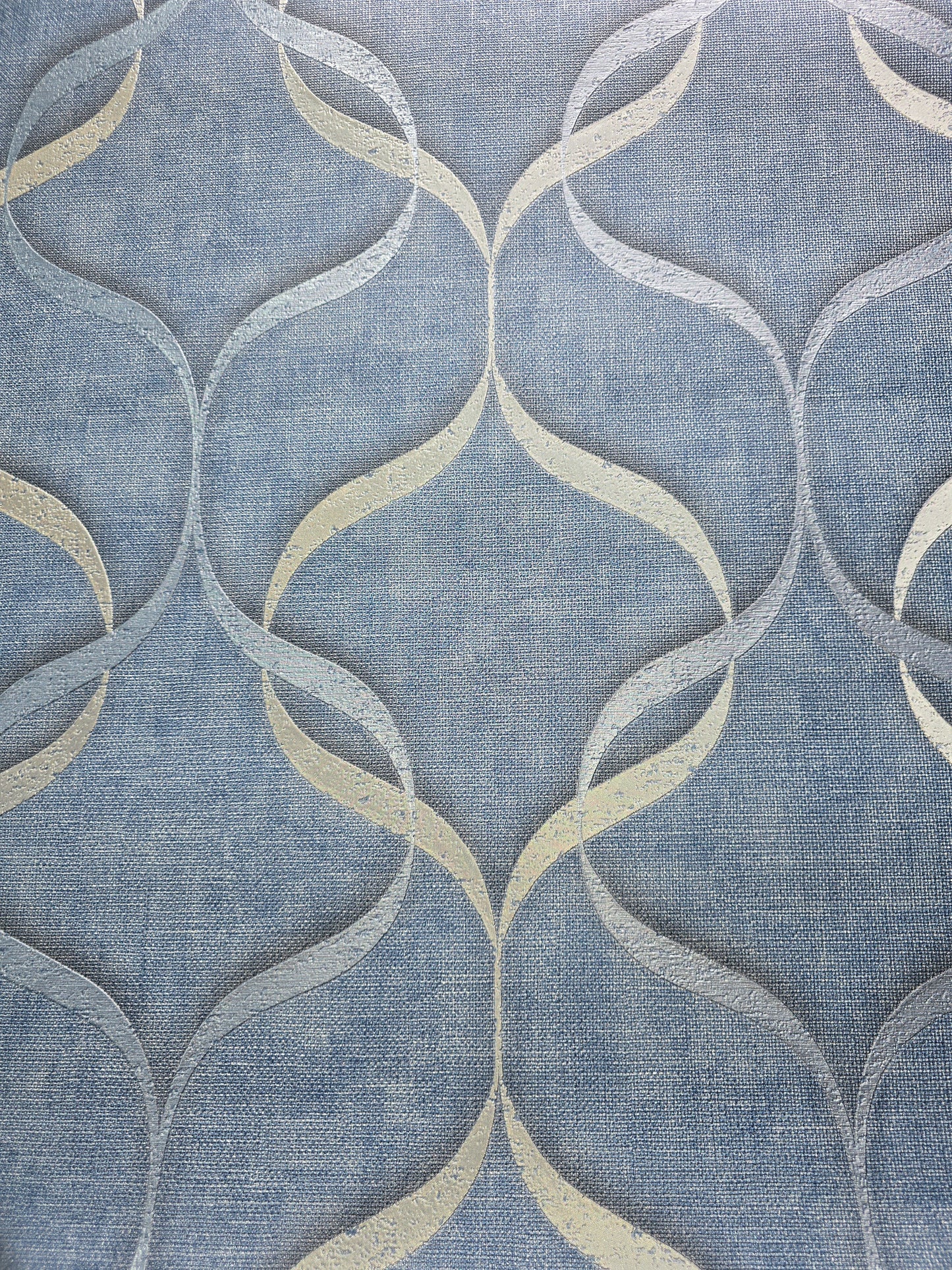 Luxury Vinyl Wallpaper – Blue & Silver Wave Design (Pattern M95628)