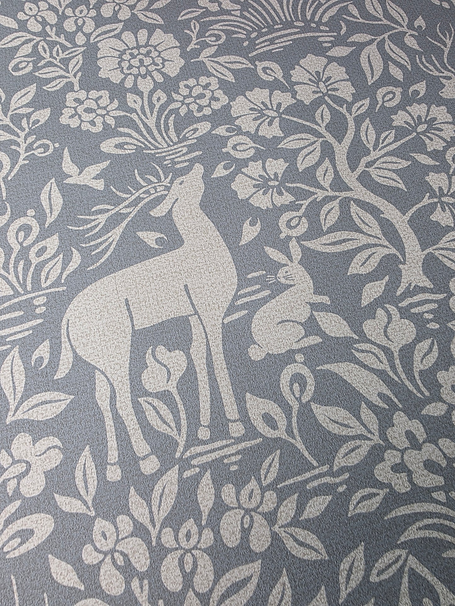Blue Woodland Deer & Tree Wallpaper ā Nature Forest Animal Design ā Feature Wall Decor (14163)