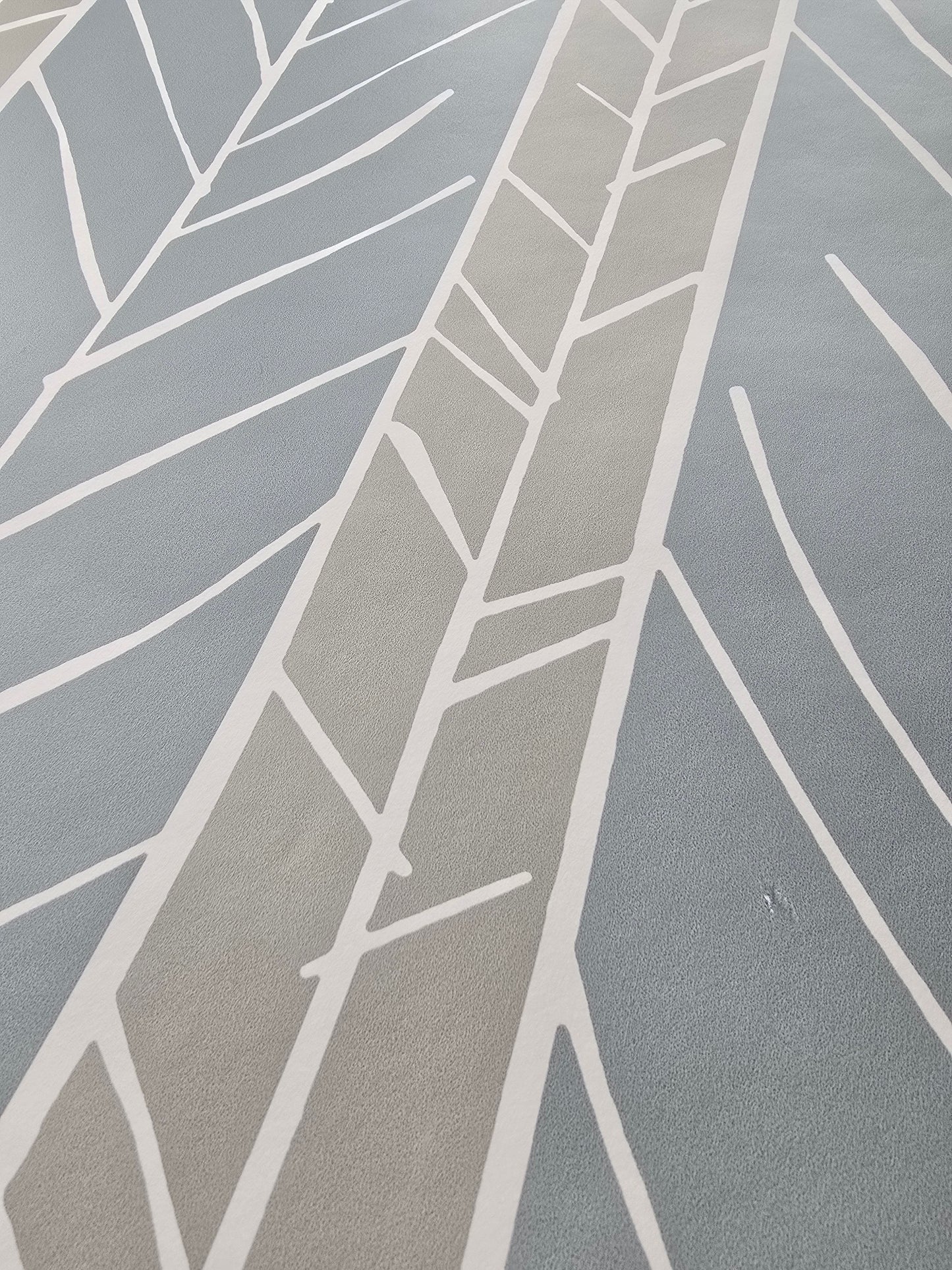 Scandi Leaf Trail Wallpaper – Soft Grey & Blue (FD25820)