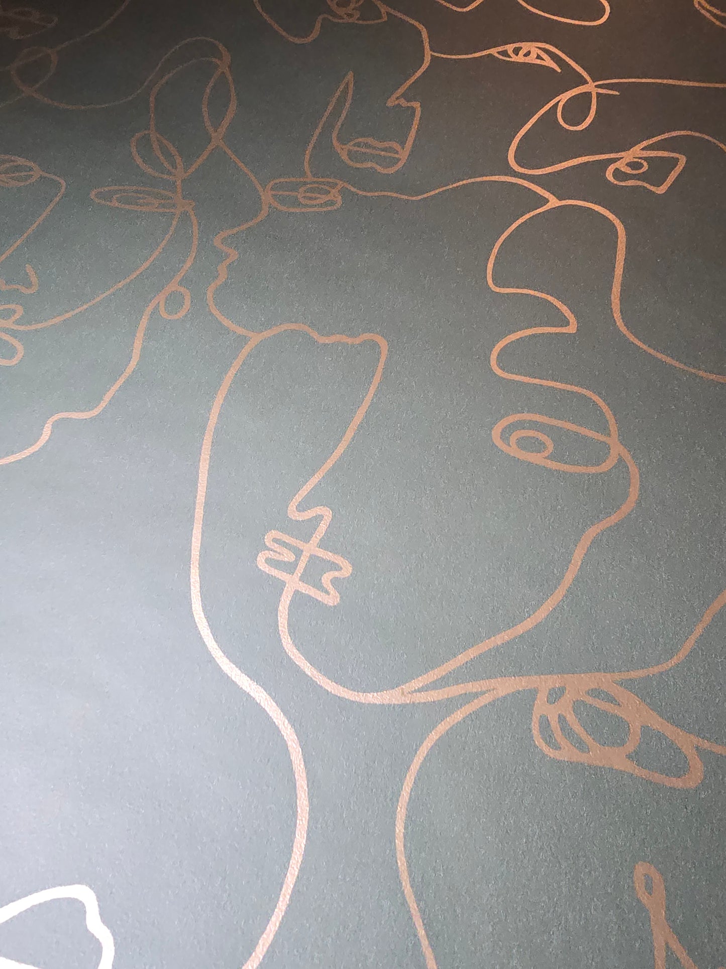 Linear Visages Green & Gold Abstract Face Wallpaper (91270)