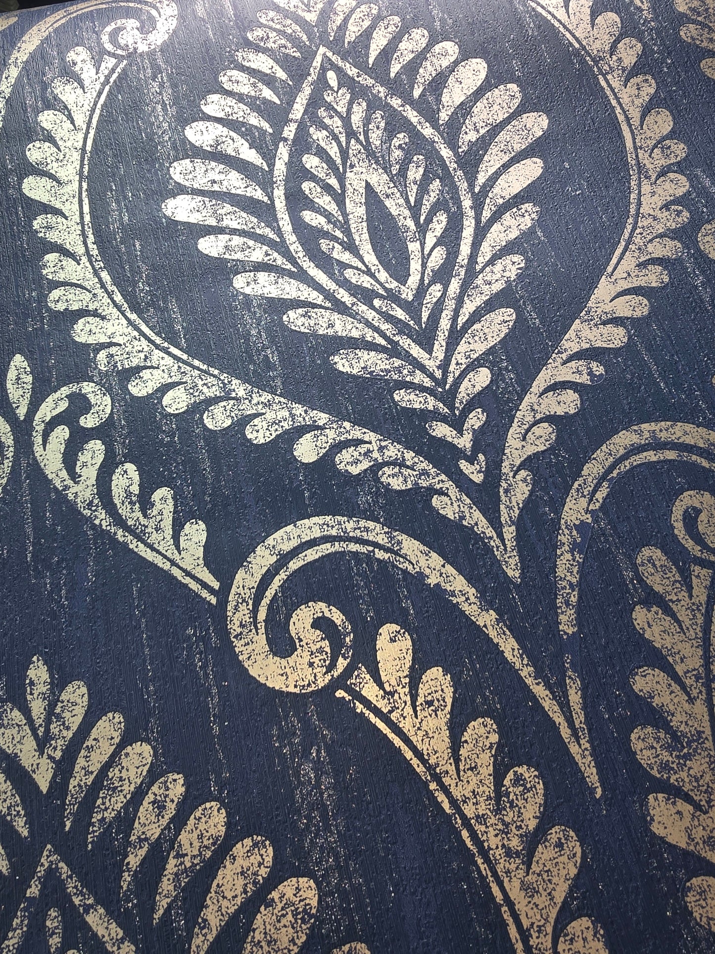 Estelle Damask Navy Wallpaper – M1758 ✨