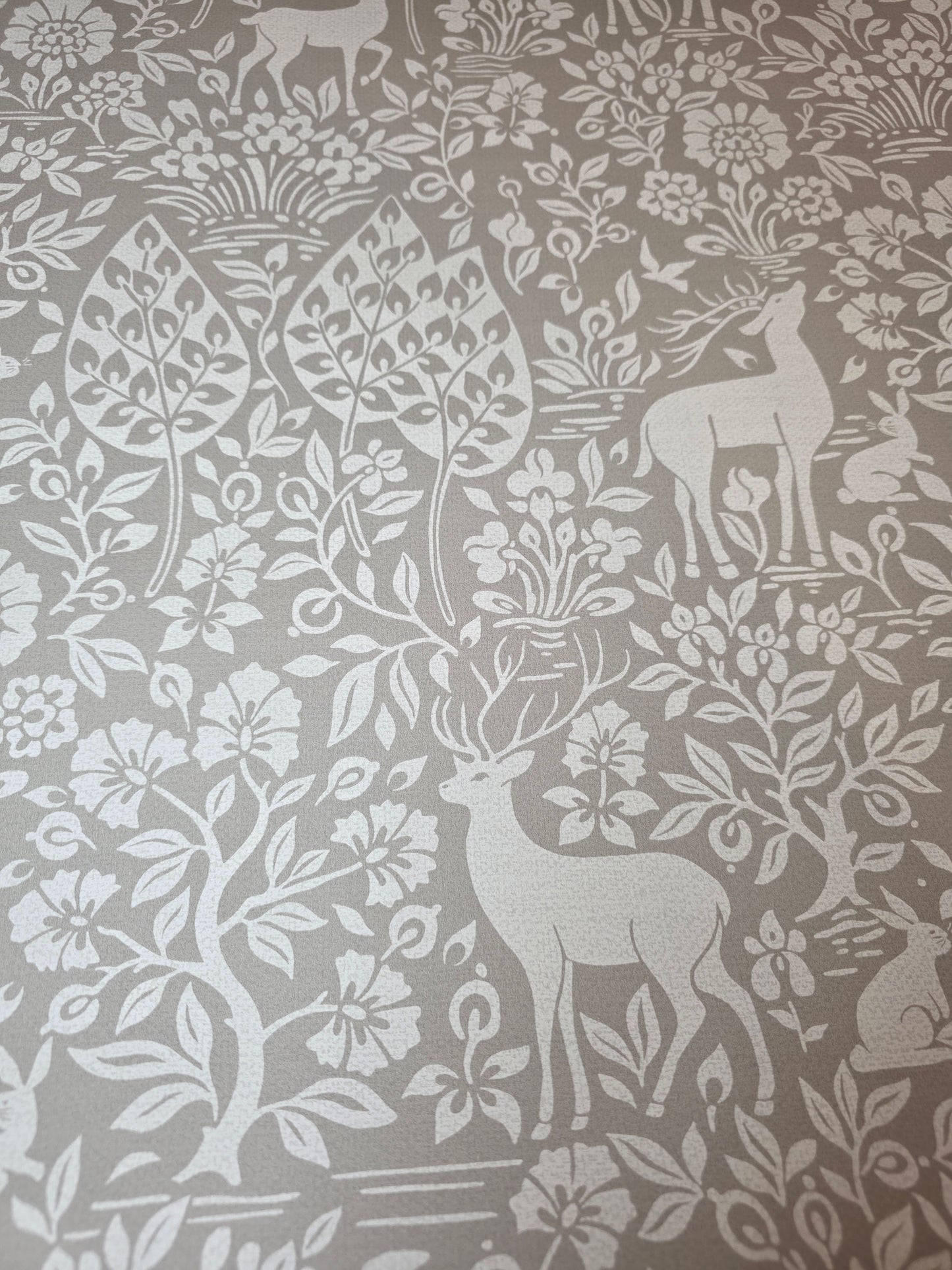 Country Deer Woods Taupe Wallpaper – Cottage / Woodland Feature Wall (14161)