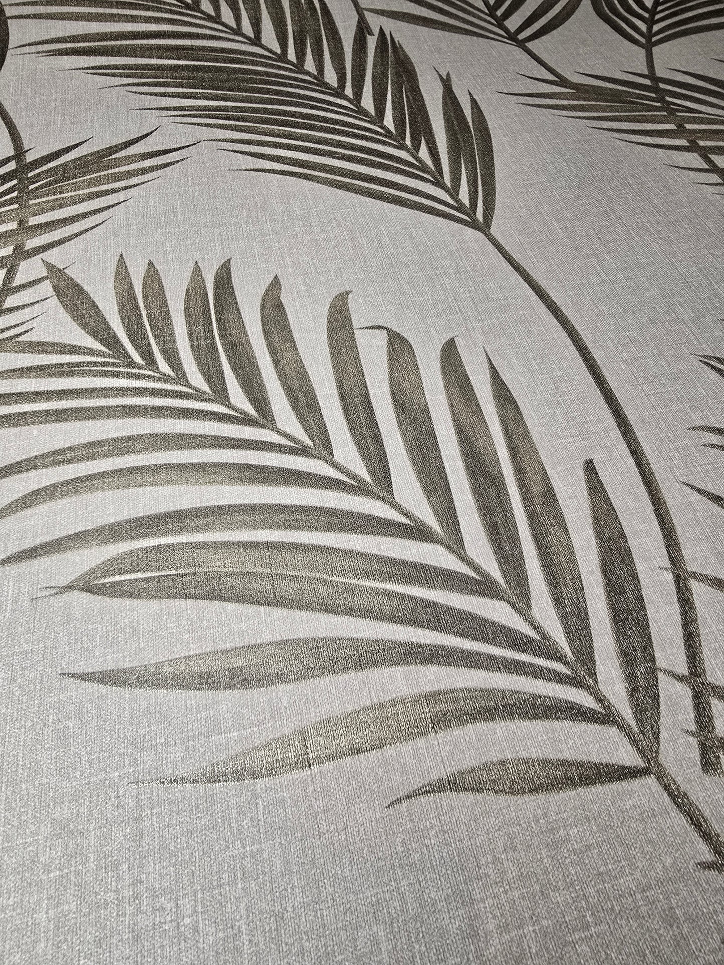 Slightly Imperfect Palm Leaf Botanical Wallpaper – Neutral Tropical Linen Effect Feature Wall (103)