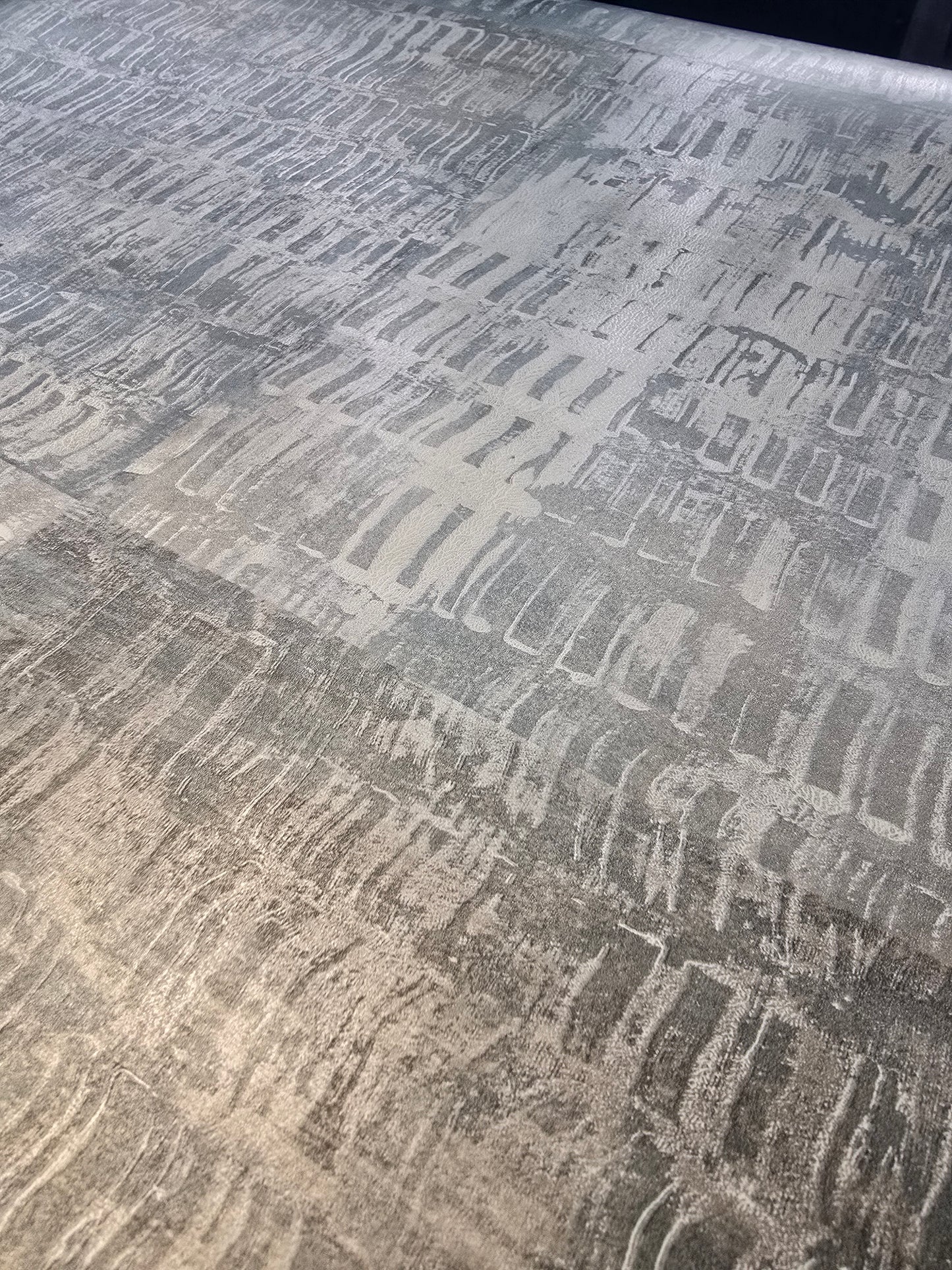 Urban Industrial Textured Effect Wallpaper – Charcoal/Grey (FD25380