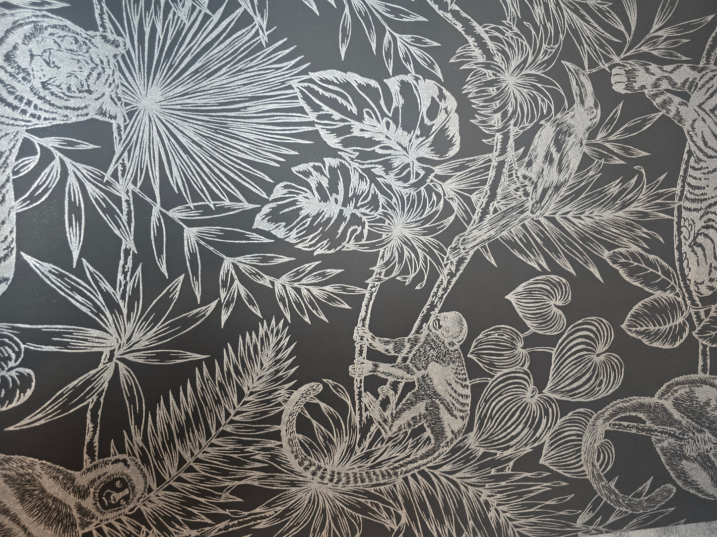 Charcoal Silver animal Palm Burst Textured Wallpaper (BX220AW)