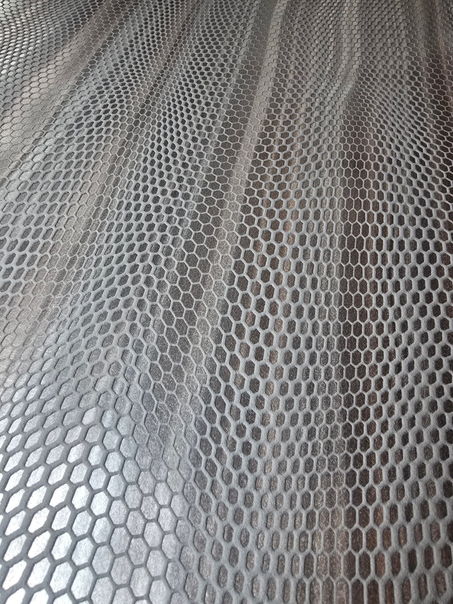 Metallic Silver Hexagon Textured Wallpaper (10386-10)