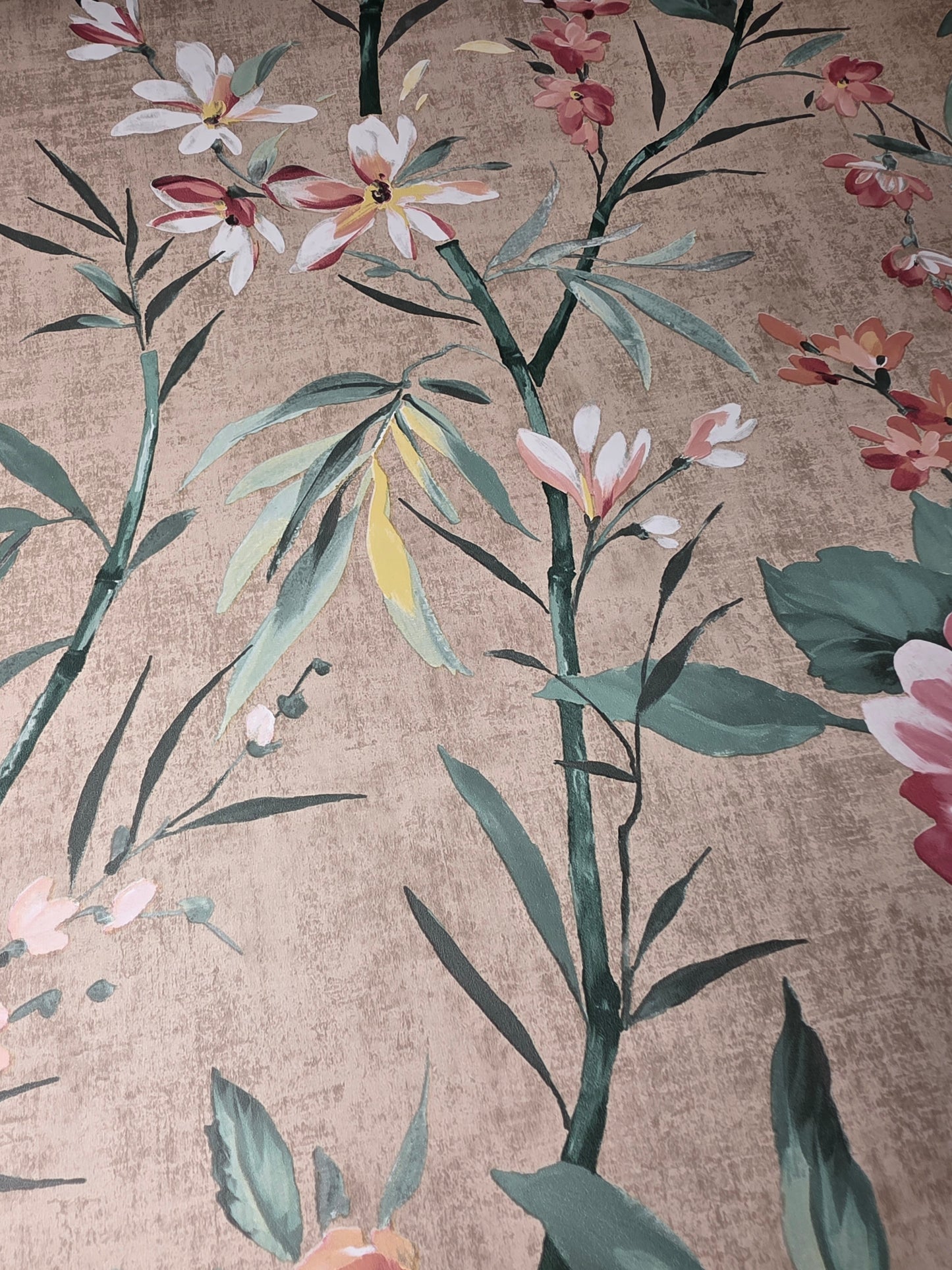 Oriental Floral Trail Wallpaper – Taupe & Blush Botanical Feature Wall (13821)
