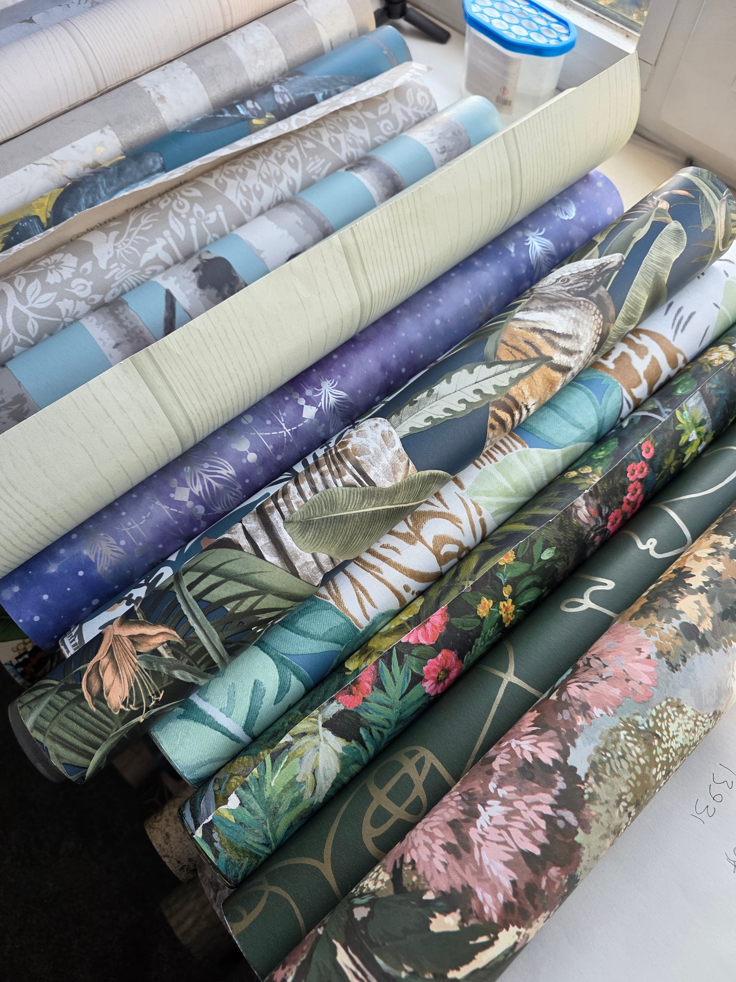 Wallpaper bundles Live Sale Item only