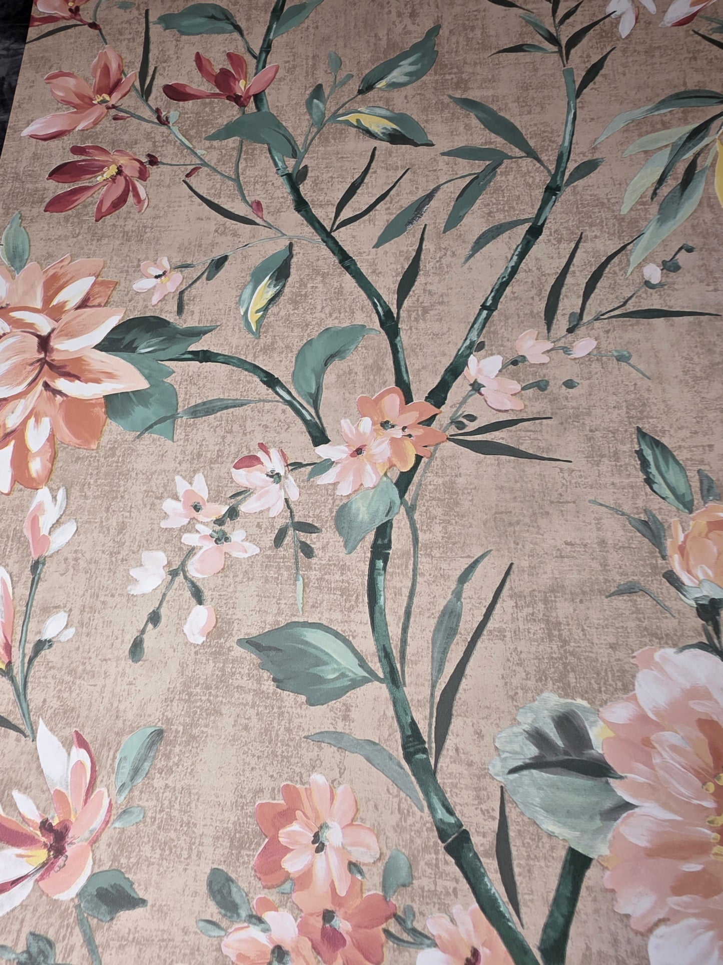 Oriental Floral Trail Wallpaper – Taupe & Blush Botanical Feature Wall (13821)