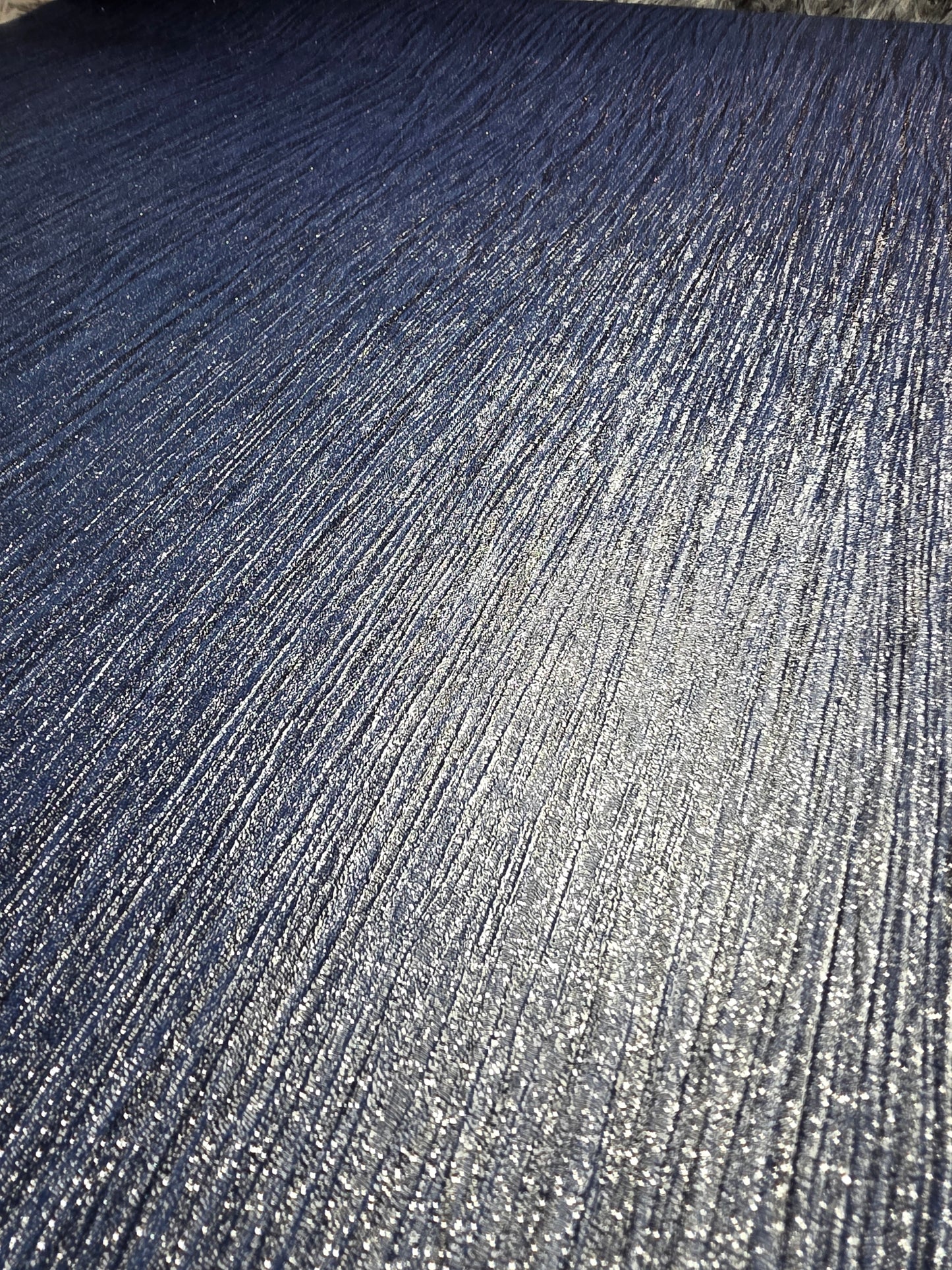 Slightly Imperfect Navy Blue Glitter Vinyl Wallpaper – Luxury Plain Textured Feature Wall (110)