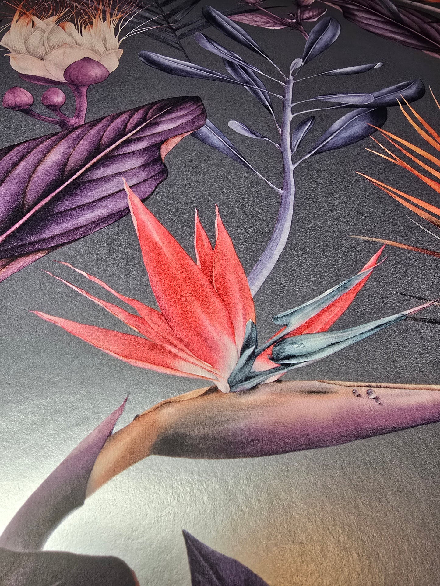 Tropical Botanical Wallpaper – Dark Floral Luxury Feature Wall (Pattern 5073)