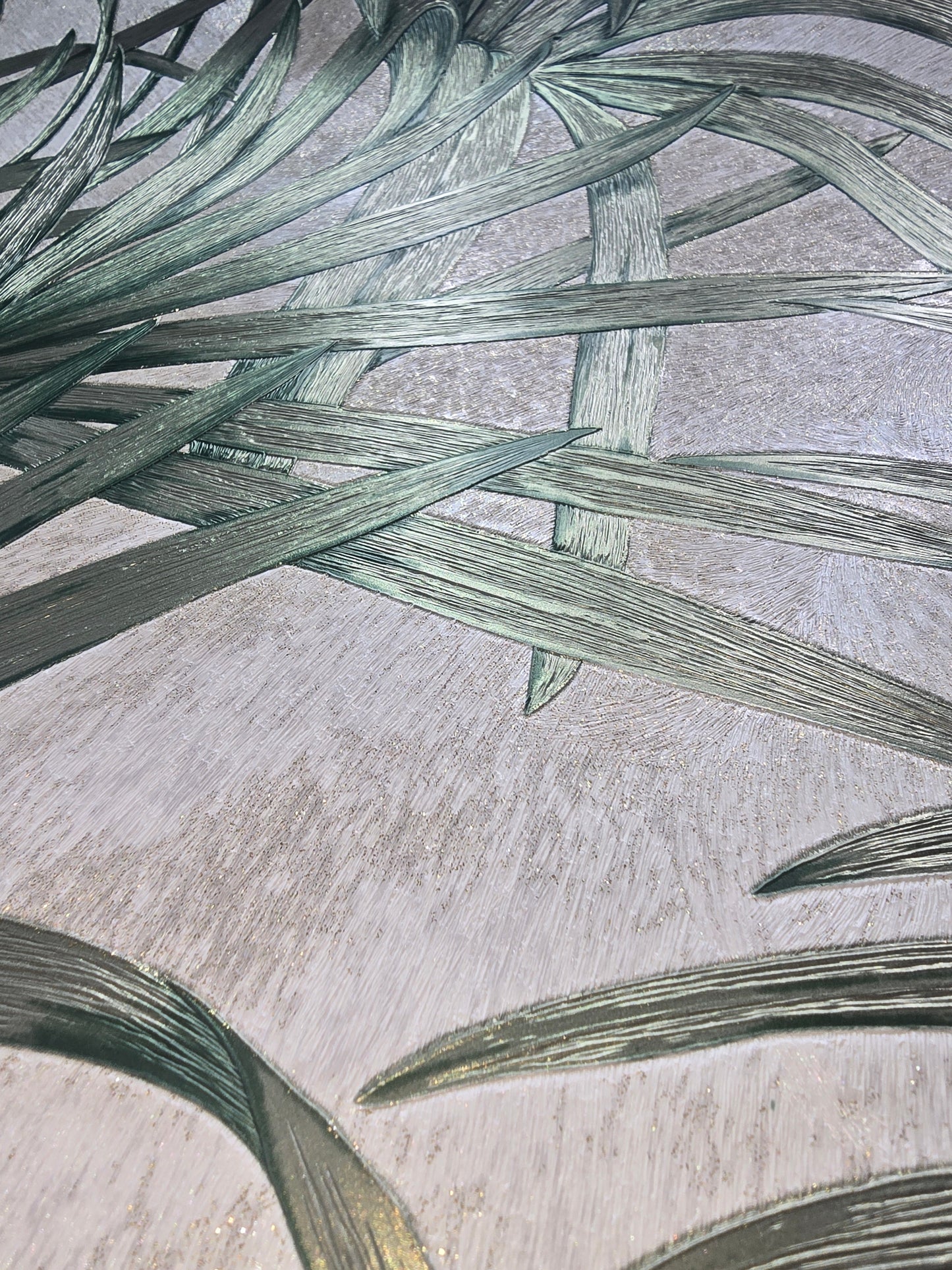 Luxury Vinyl Palm Leaf Green & Gold Wallpaper – M95624