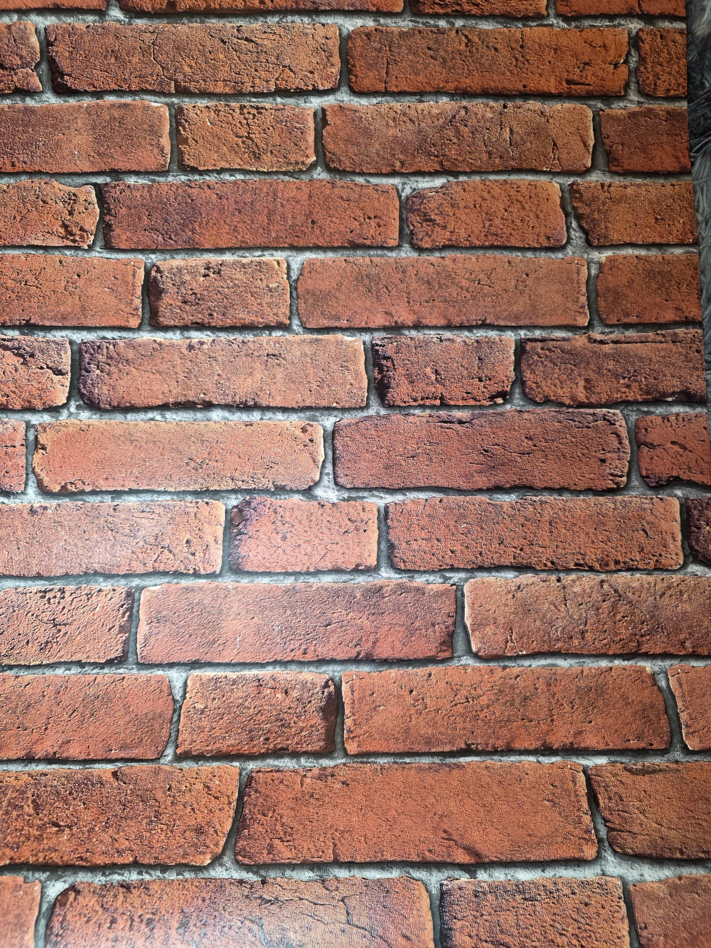 Slightly Imperfect Red Brick Effect Wallpaper – Rustic Exposed Brick Industrial Feature Wall