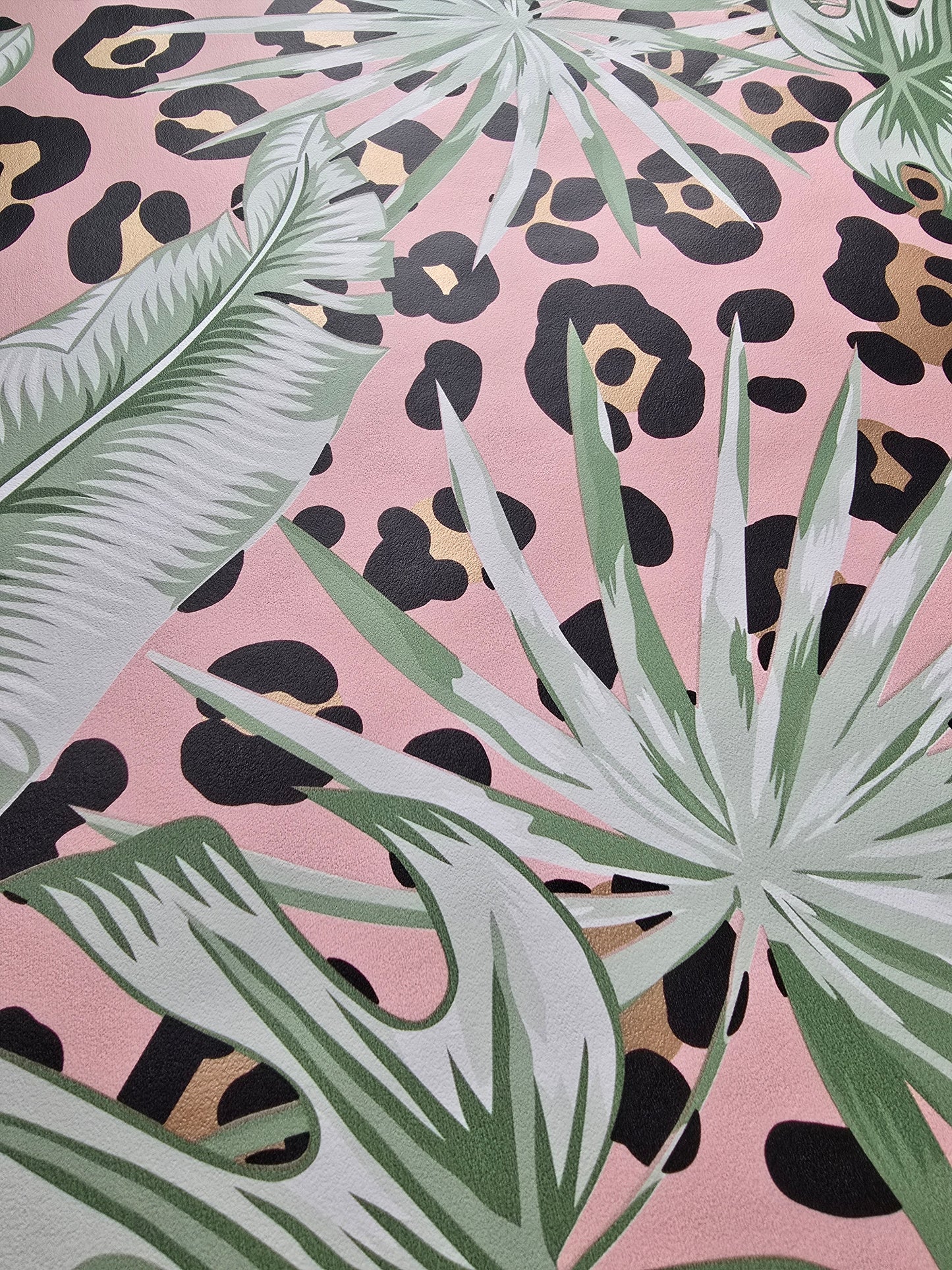 Tropical Leopard Leaf Wallpaper – Pink (N10301 NW)