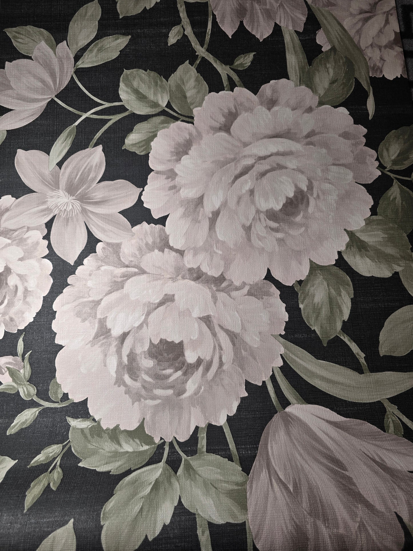 Fayre Floral Cream & Black Wallpaper – 194302