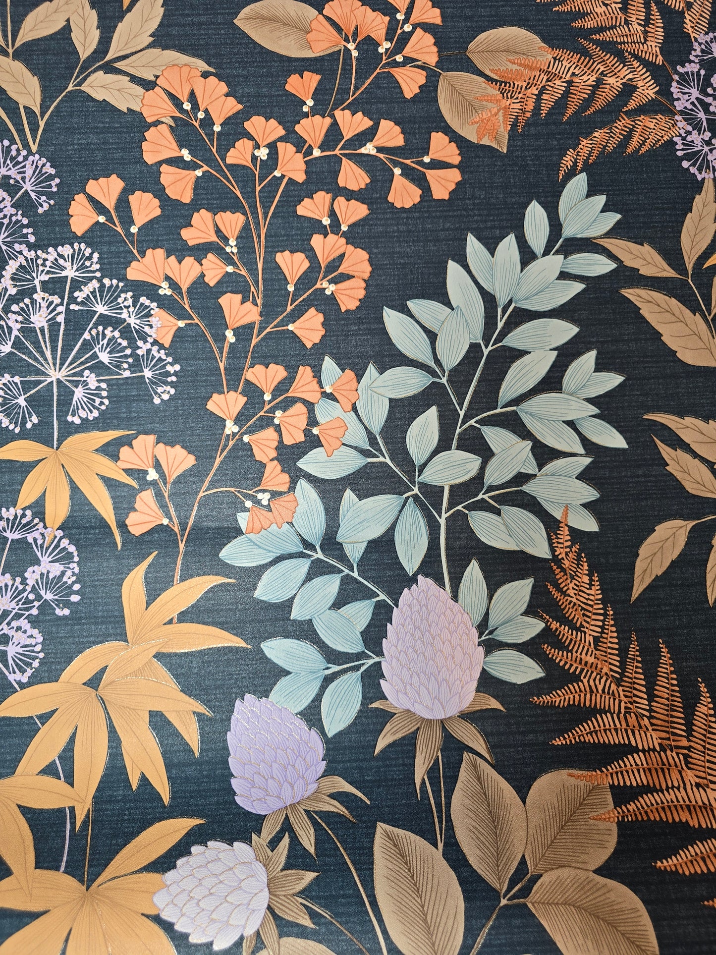 Slightly Imperfect Luxury Botanical Floral Wallpaper – Metallic Leaf & Flower Navy Feature Wall (104)