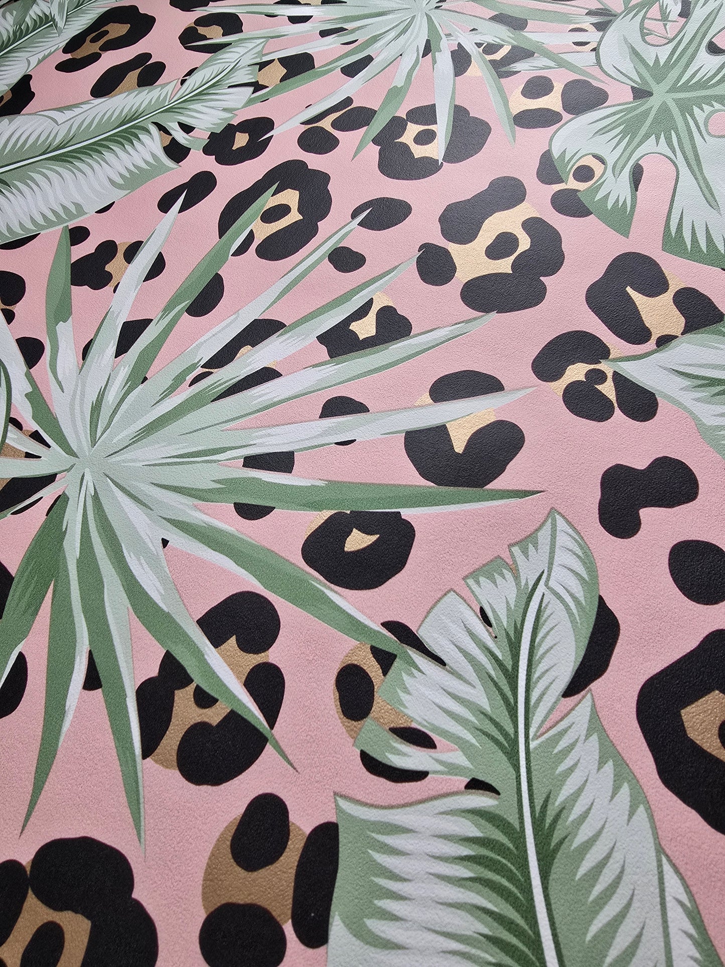 Tropical Leopard Leaf Wallpaper – Pink (N10301 NW)
