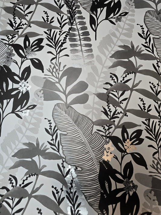 Black & Silver Botanical Leaf Wallpaper – Modern Jungle Feature Wall (GV24277)