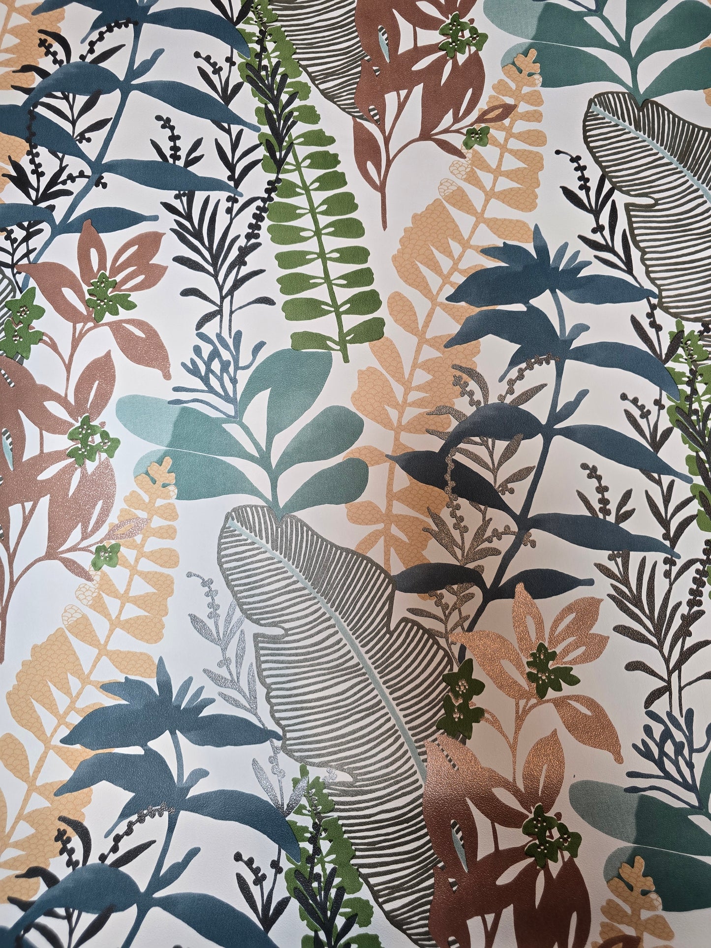 Neutral Botanical Leaf Wallpaper – Earthy Tropical Feature Wall (GV24276)