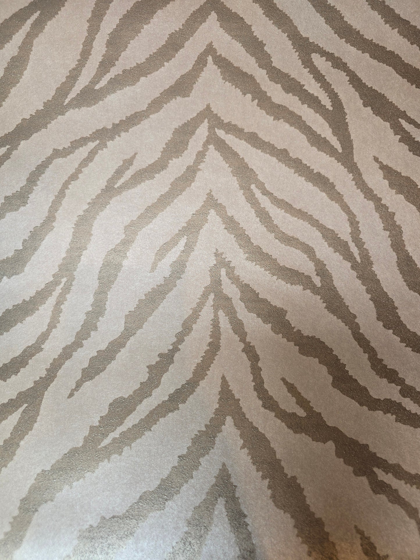 Zebra Effect Wallpaper – Pink/Champagne (65842)