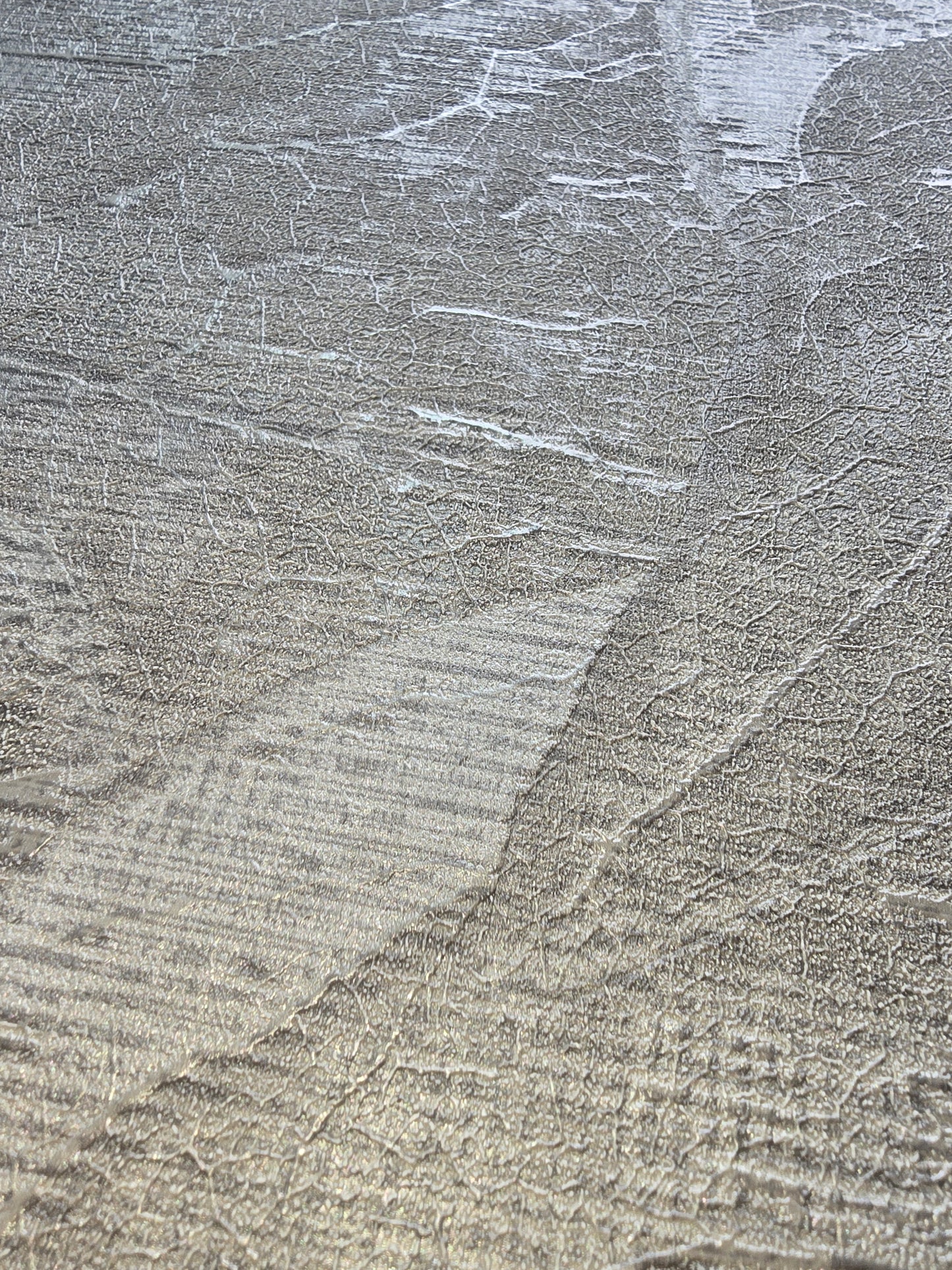 Luxury Vinyl Silver Leaf Textured Wallpaper – M95663