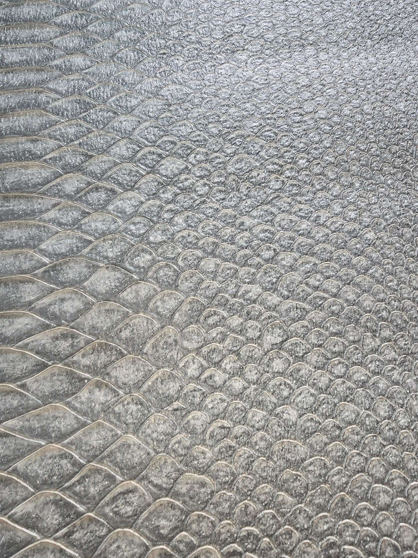 Luxury Vinyl Silver Textured Wallpaper – M88736