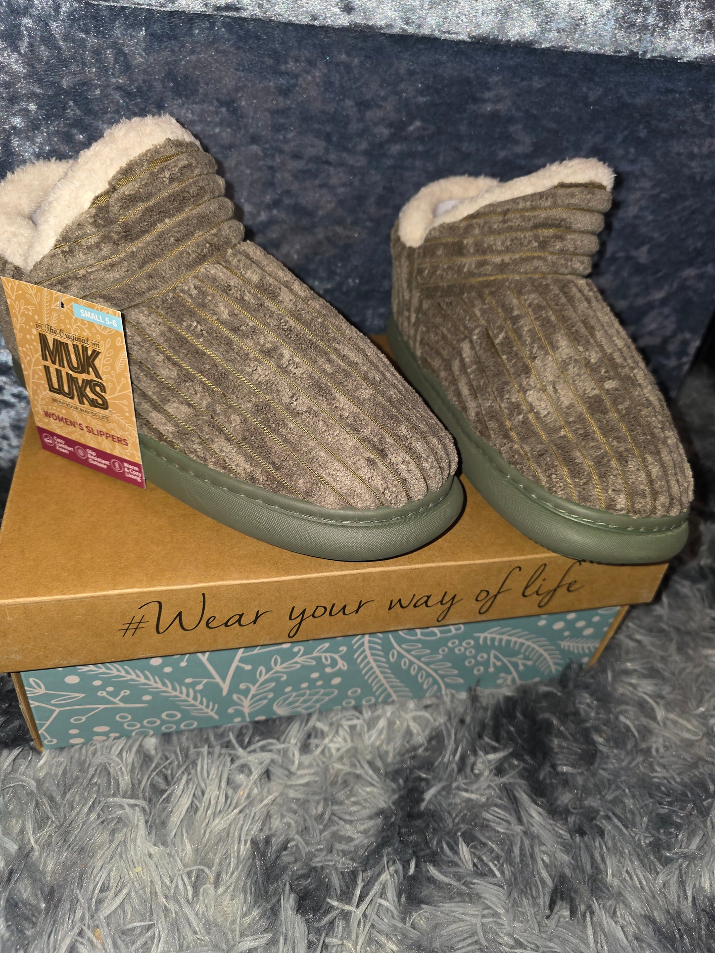 Genuine MUK LUKS women’s slippers normally around £24 retail. Warm Fleece Lined Winter Bargain