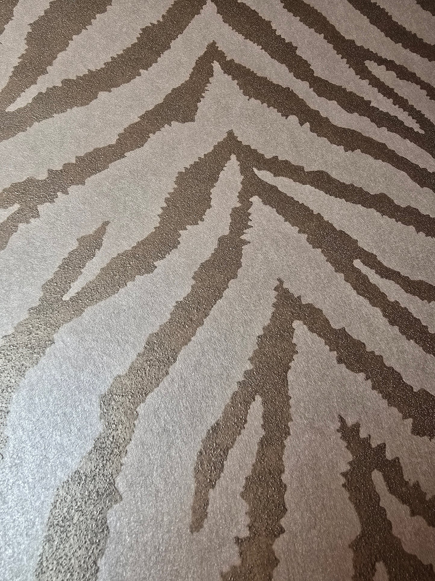 Zebra Effect Wallpaper – Pink/Champagne (65842)