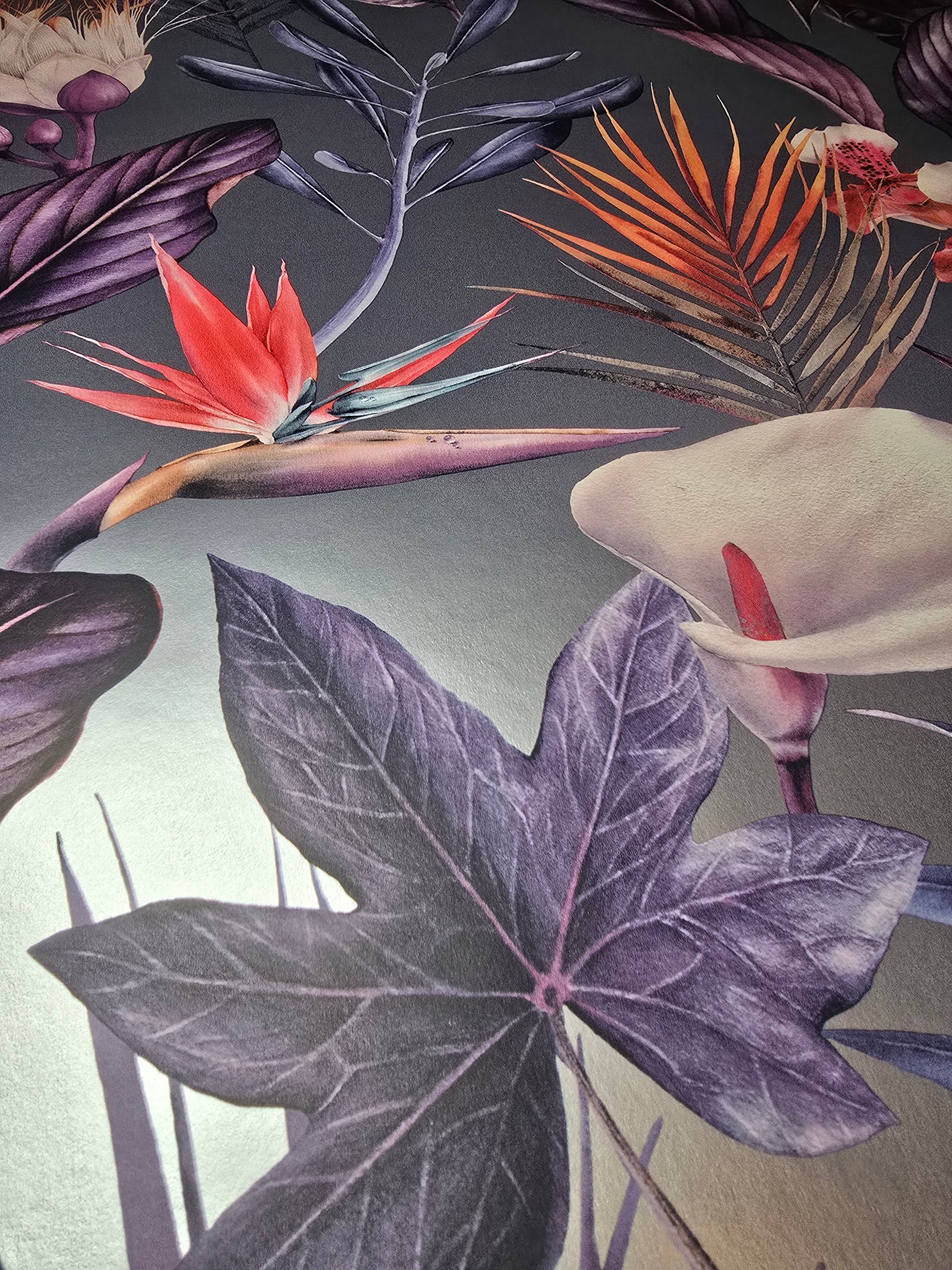 Tropical Botanical Wallpaper – Dark Floral Luxury Feature Wall (Pattern 5073)