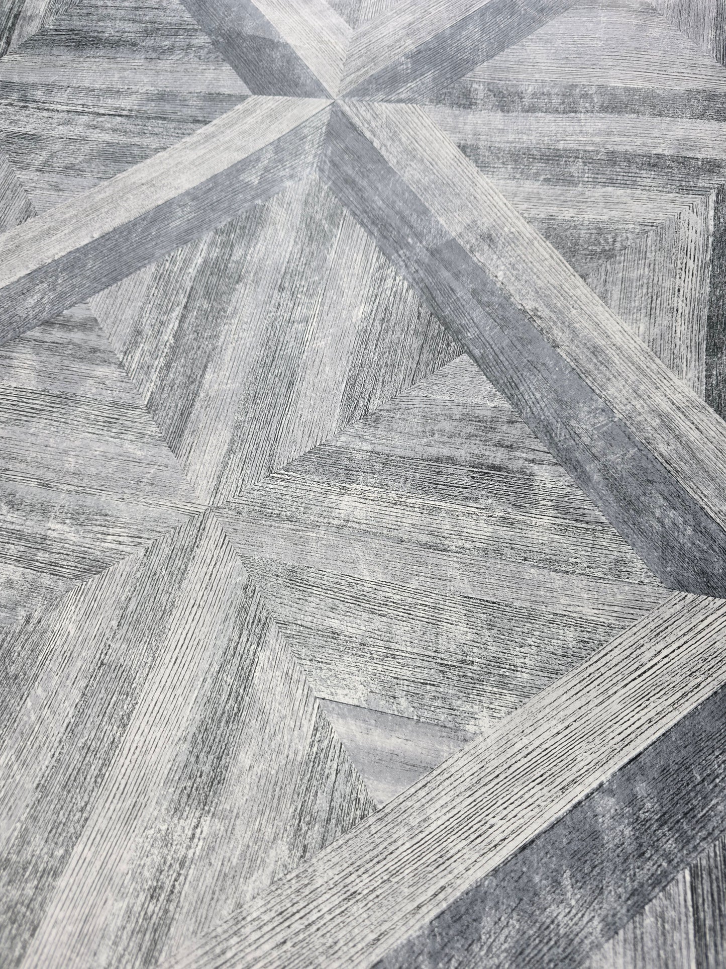 Geometric Wood Effect Wallpaper – Silver Grey (FD25373)