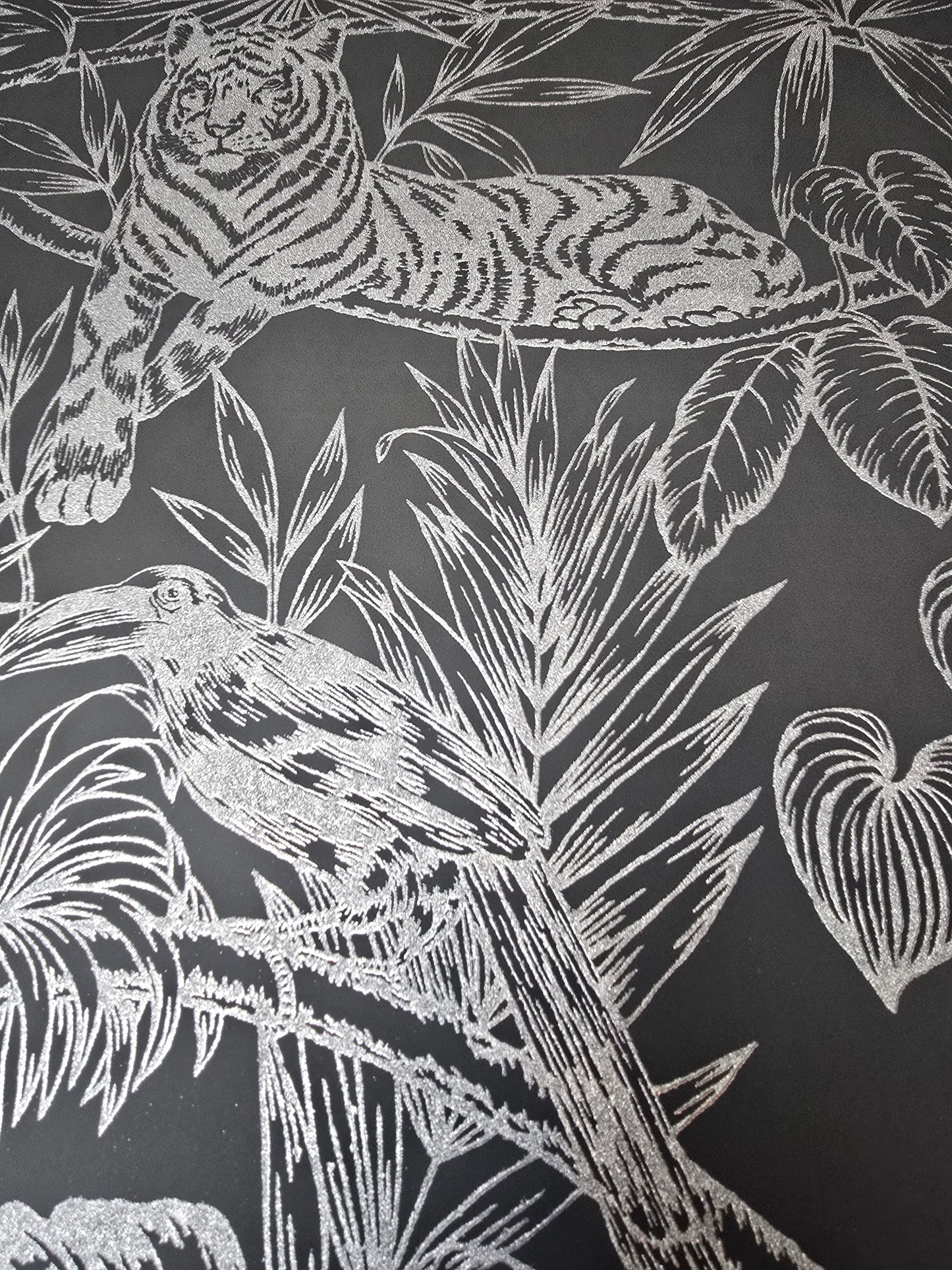 Charcoal Silver animal Palm Burst Textured Wallpaper (BX220AW)