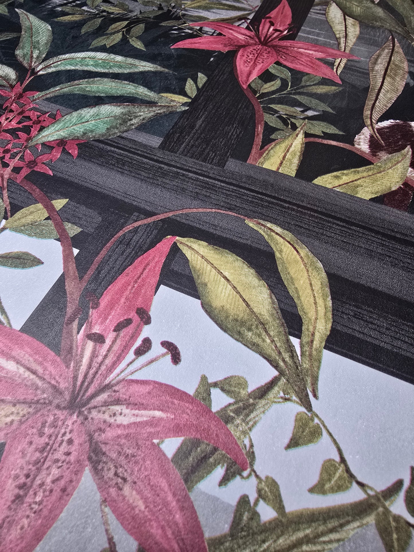 Comoro Charcoal Jungle Lemur Tropical Wallpaper (91391)