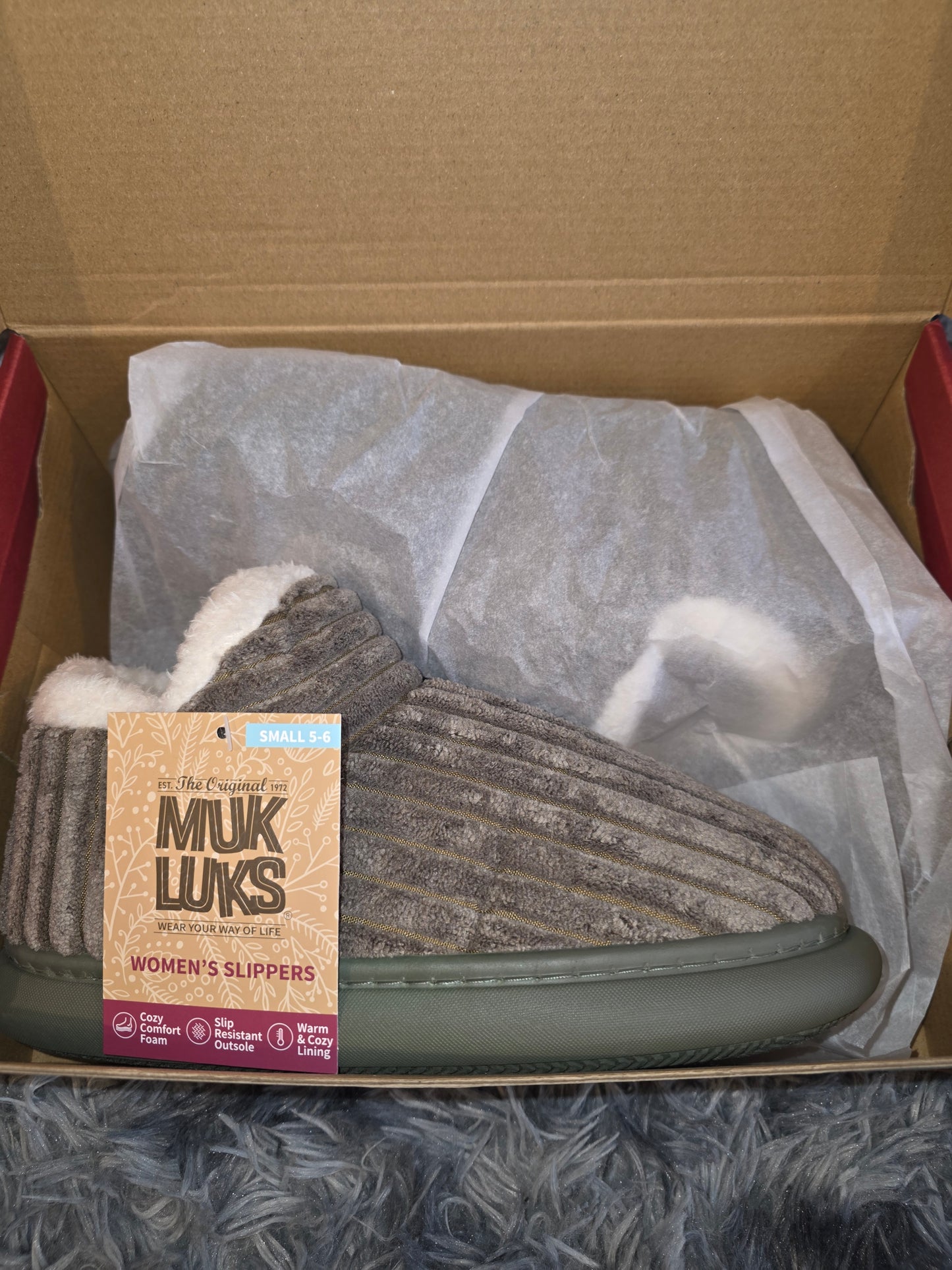 Genuine MUK LUKS women’s slippers normally around £24 retail. Warm Fleece Lined Winter Bargain