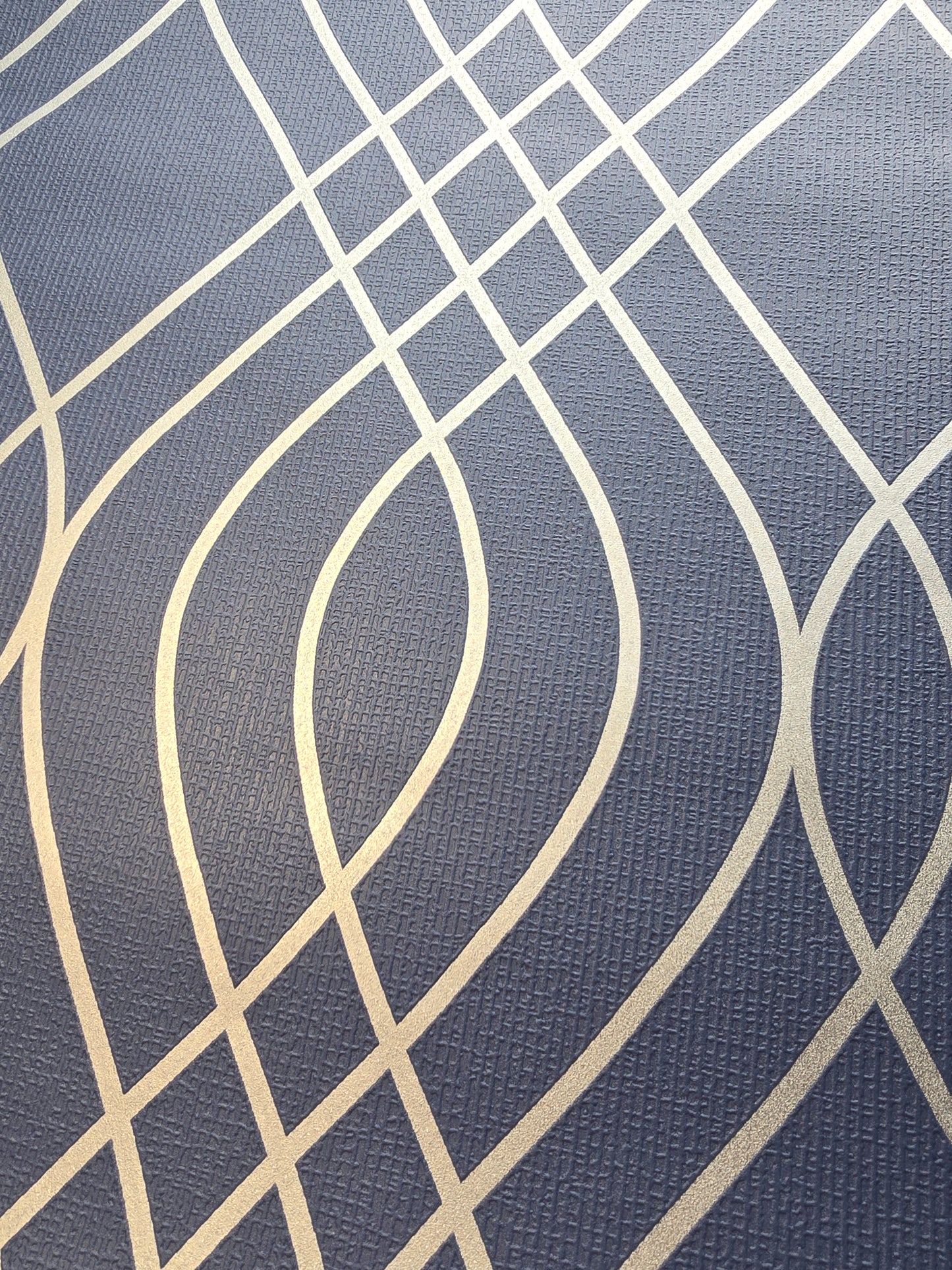 Blue & Silver Geometric Vinyl Wallpaper – Modern Textured Feature Wall Design (420685)