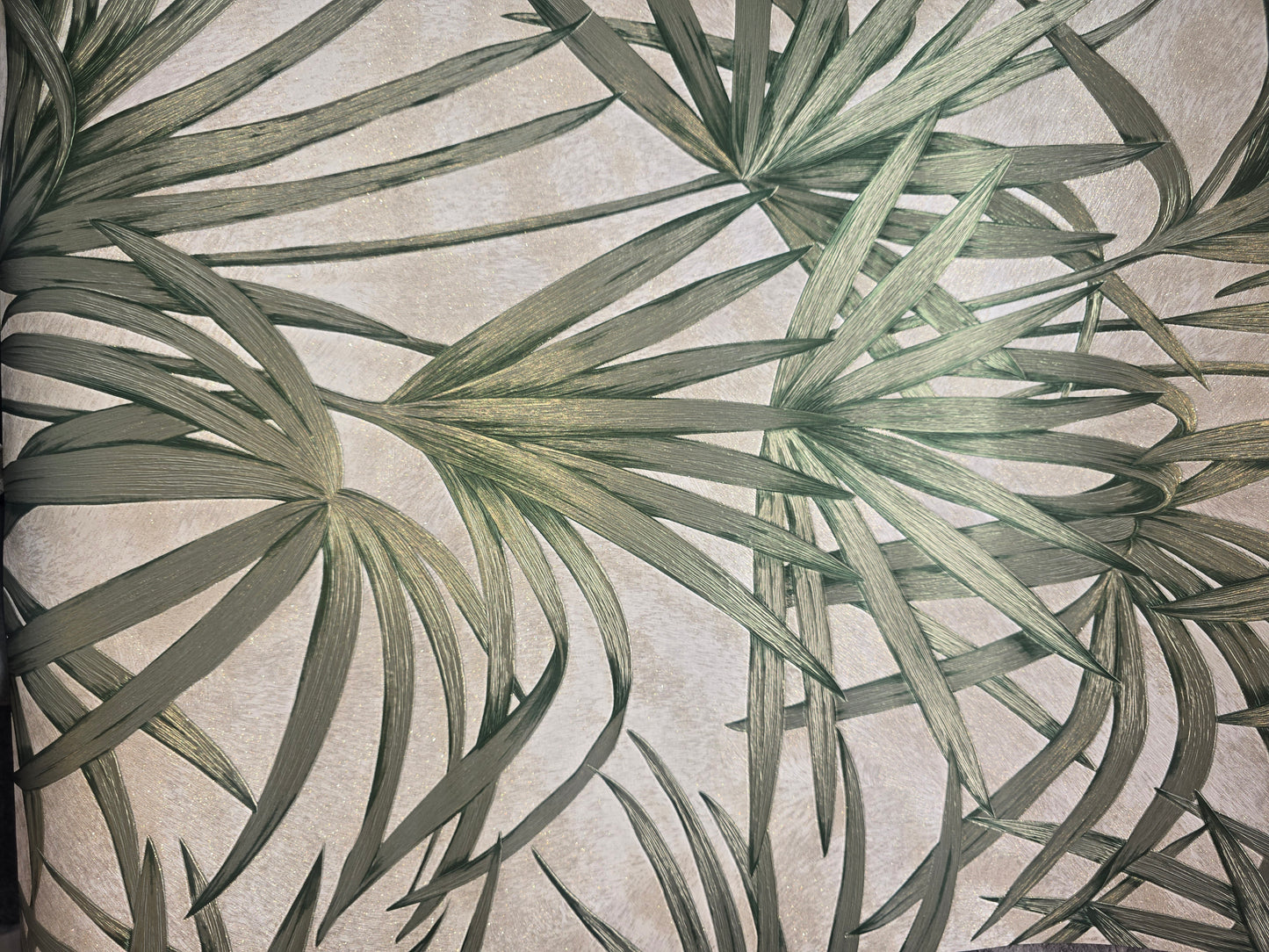 Luxury Vinyl Palm Leaf Green & Gold Wallpaper – M95624